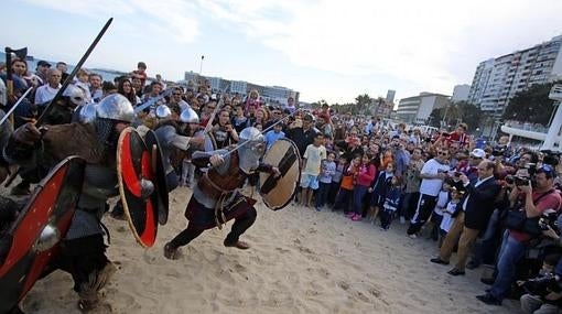 Una multitud recibe el «ataque» de los «guerreros del norte».