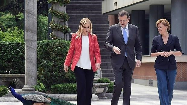 Mariano Rajoy acude a la presentación de los candidatos para el 26-J junto Cristina Cifuentes y Dolores de Cospedal