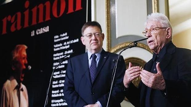 El presidente Puig y Raimon, en la presentación de la gira impulsada por la Generalitat