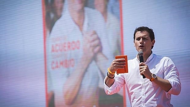 Albert Rivera participa en un acto de precampaña de Ciudadanos