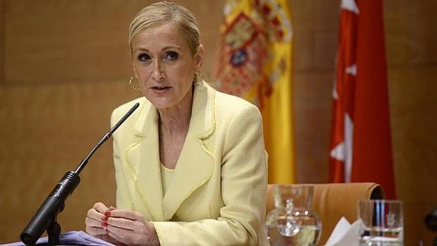 Foto de archivo. Cifuentes en rueda de prensa