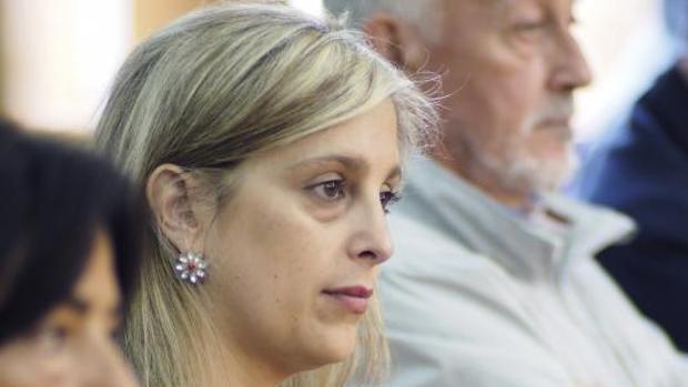 María Loureiro (2i) durante la vista celebrada ayer en la Audiencia Provincial de Lugo