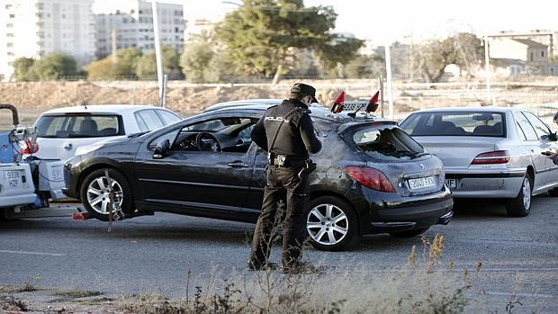 Imagen del coche en el que circulaba la víctima cuando fue asaltada