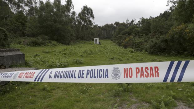 Cordón policial en la zona en la que hallaron a la joven