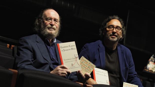 Joaquín Dñiaz y Gabriel Calvo presentarron el domingo, en el marco de la Feria, su última colaboración, «Trovadores y juglares: romances de tradición oral»