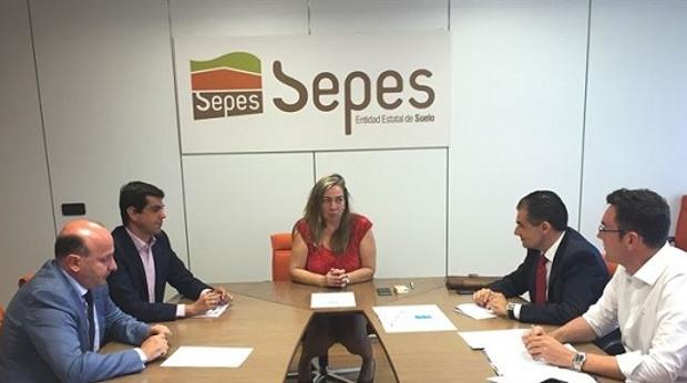 Un momento de la reunión mantenida en la sede de Sepes en Madrid