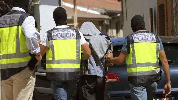 La Policía Nacional detiene a un hombre acusado de reclutar terroristas en San Martín de la Vega