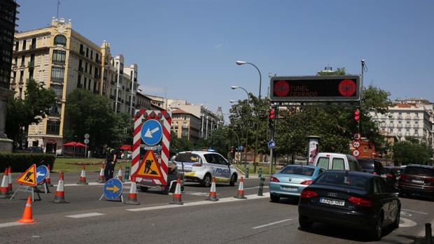 El túnel de O'Donnell, esta tarde, cerrado