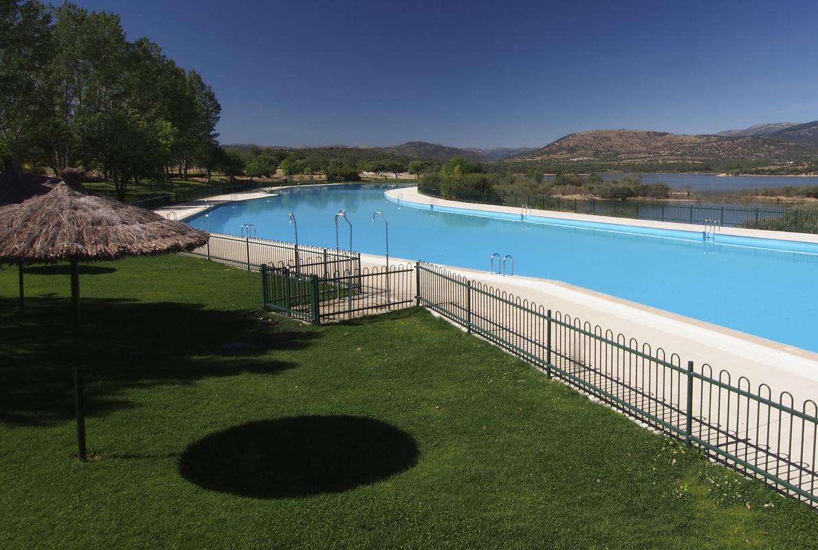 Piscina de Riosequillo, en Buitrago de Lozoya