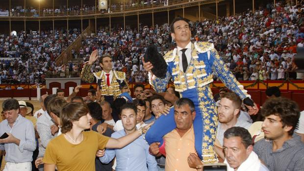 Manzanares, a hombros, en la feria de San Juan de Alicante