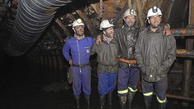 Los cuatro mineros encerrados de la Hullera Vasco-Leonesa