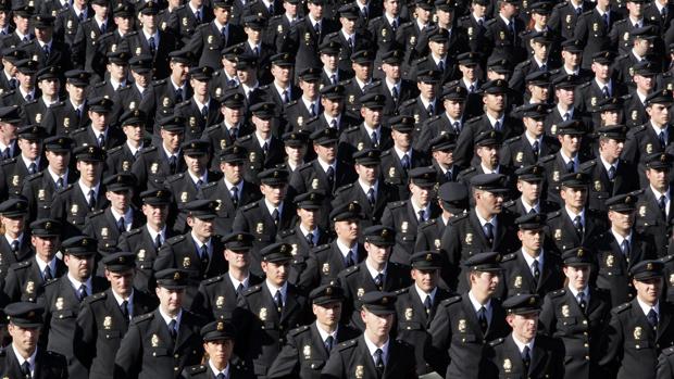 Así es la nueva letra del himno de la Policía, ya sin alusiones militares