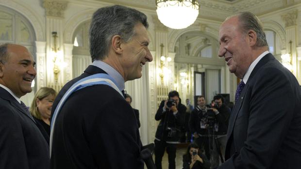El Rey Don Juan Carlos y Mauricio Macri