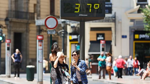 Imagen de un termómetro en el centro de Valencia