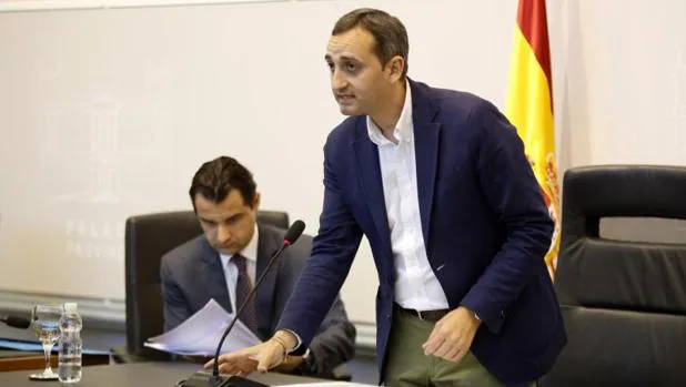 César Sánchez, durante una sesión plenaria en la Diputación.