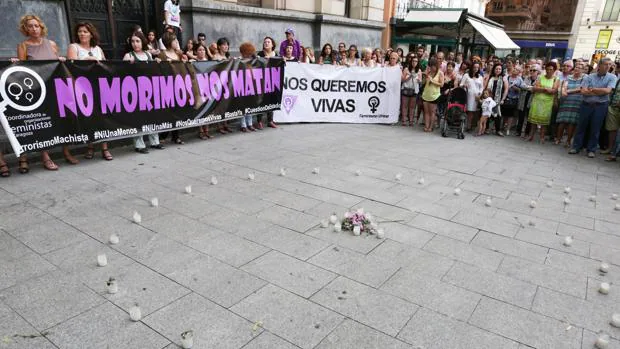 Concentración de condena por el último crimen machista ocurrido en Zaragoza