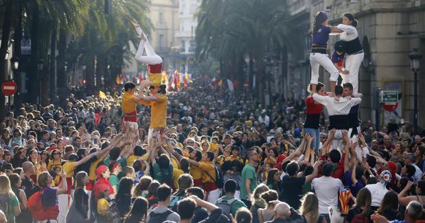 Manifestación convocada el pasado abril por Acció Cultural del País Valencia (ACPV) en la que reclamaban «ir más lejos en el cambio» por la lengua y la cultura propias