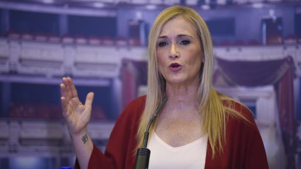 Autobús de los antiabortistas con la imagen de Cristina Cifuentes