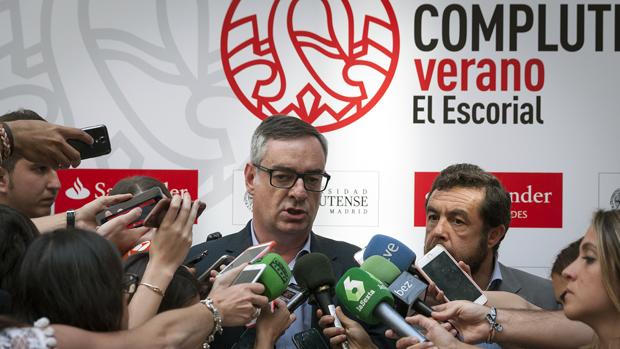 Villegas afirma que están «contentos» con la propuesta del PP de que Ana Pastor presida el Congreso