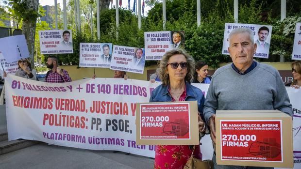 Víctimas del Alvia concentradas en Madrid