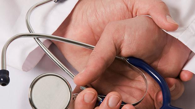 La avalancha de jubilaciones de médicos pone en apuros a la Sanidad aragonesa