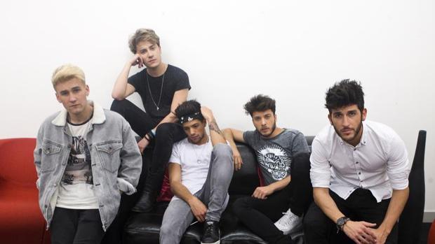 Auryn al completo, posando para ABC