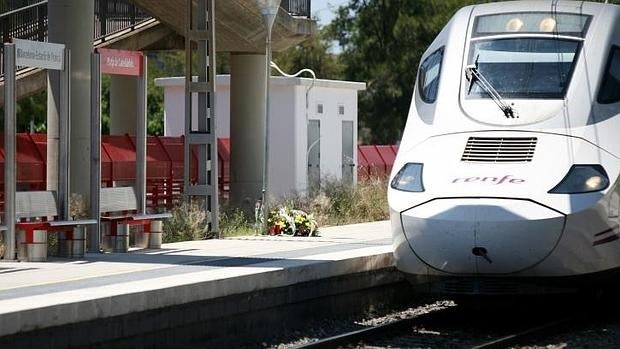 Un tren, parado por una avería