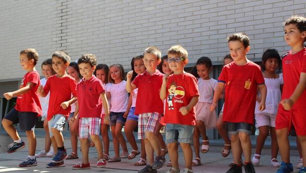 La fiesta de despedida se celebró en el colegio Lazarillo de Tormes, sede de este campamento de verano