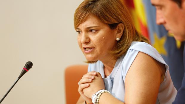 Imagen de Isabel Bonig tomada esta mañana en Les Corts durante una rueda de prensa