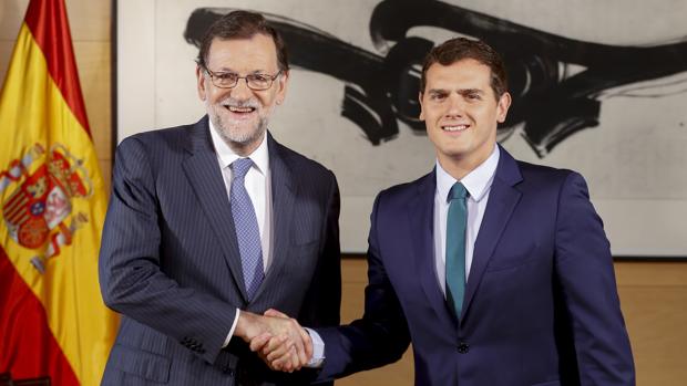 Rajoy, tras reunirse con Rivera: «Este es el primer paso de una larga caminata»