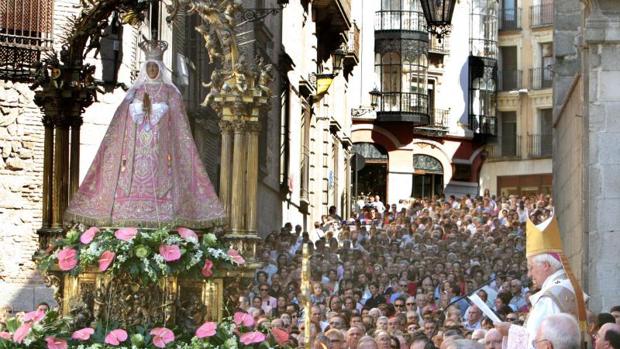 En 2004, la Virgen salió en procesión por las calles de Toledo (ARCHIVOABC)