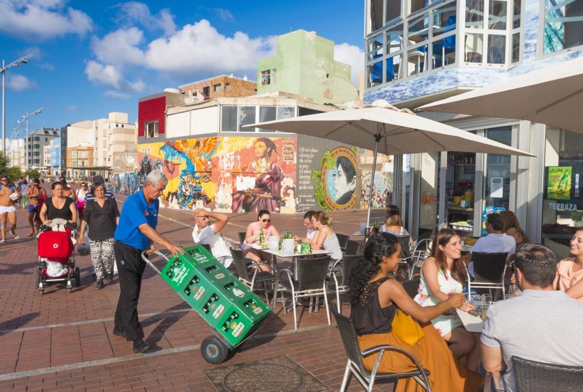 Bosmediano, en la Playa de Las Canteras, un mes de diciembre al mediodiía