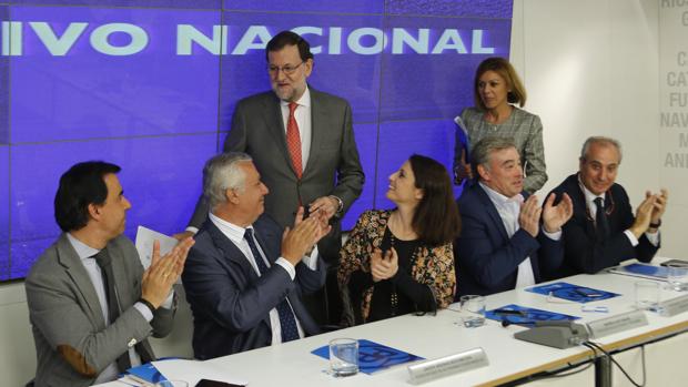 El presidente Rajoy, aplaudido por su Ejecutiva el pasado mayo