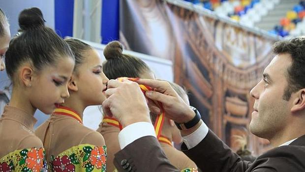 Jesús Carballo durante la entrega de medallas en uno de los campeonatos celebrado en Guadalajara