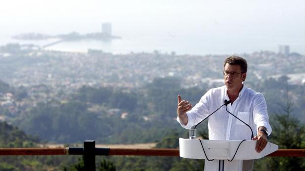 El candidato del PPdeG, Alberto Núñez Feijóo, durante su discurso en Vigo