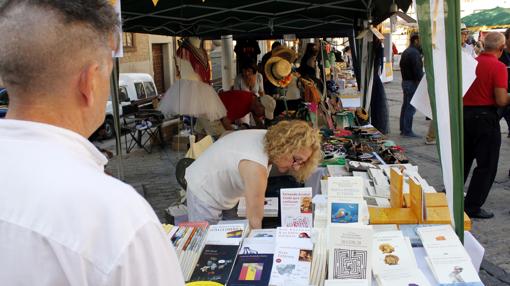 En la plaza del Ayuntamiento se han instalado puestos