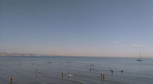 Imagen tomada este domingo en la playa de Las Arenas de Valencia