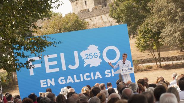 El líder de los populares gallegos, Alberto NúñezFeijóo, durante el acto enMaceda (Orense)