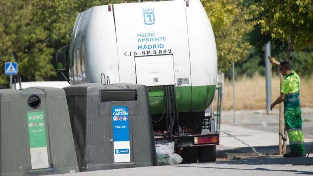 FCC, Valoriza y Urbaser ganan los contratos de recogida de basuras de Madrid