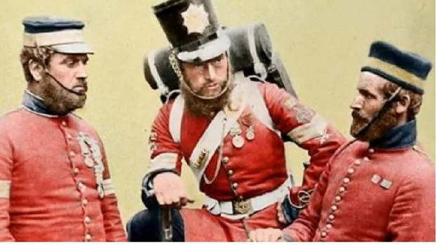 Militares británicos en la guerra de Crimea, en Siglo XIX, con el color rojo que se obtenía de la cochinilla