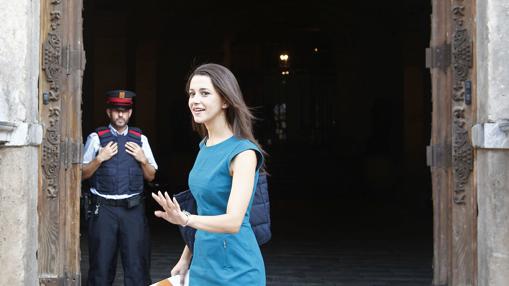 La líder de Ciudadanos en Cataluña, Inés Arrimadas, el día de su reunión con Puigdemont