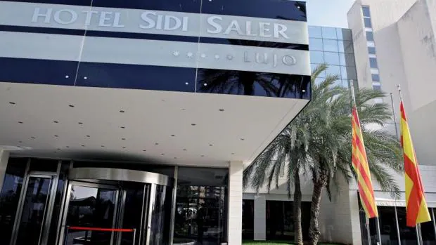 Entrada al hotel Sidi Saler de Valencia.