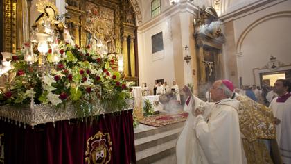 El obispo de Ávila, García Burillo, durante un acto de homenaje a la Santa en 2015