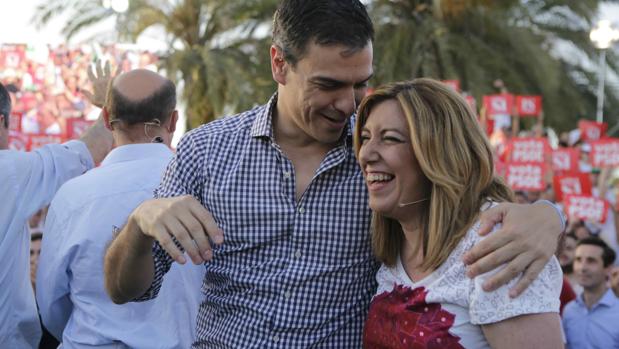 Díaz y Sánchez, en el cierre de la campaña del pasado 26-J en Sevilla