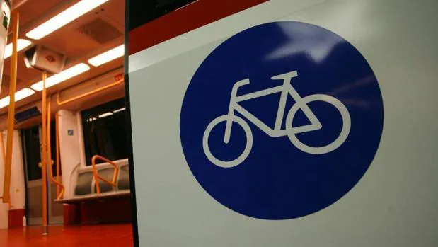 Vagón de metro apto para bicletas