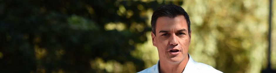 El secretario general del PSOE, Pedro Sánchez, durante un acto de campaña en Vitoria