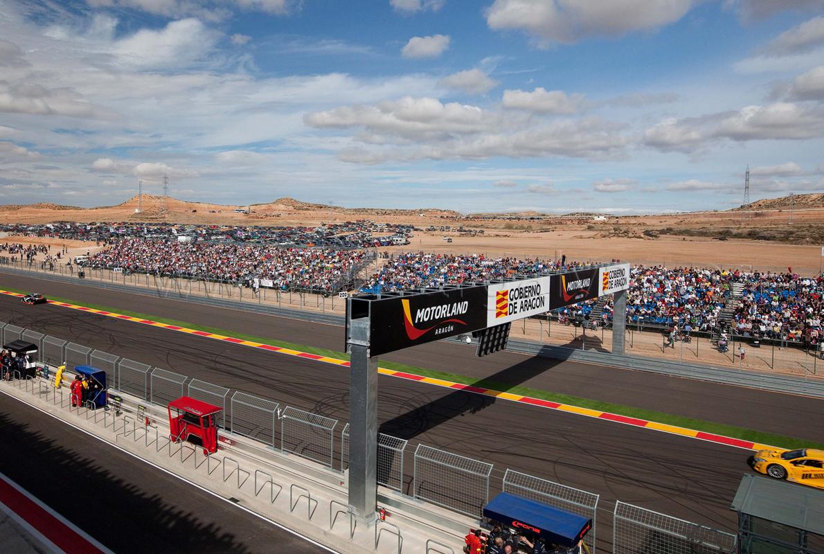 Línea de meta del circuito de Motorland, durante la celebración de una competición