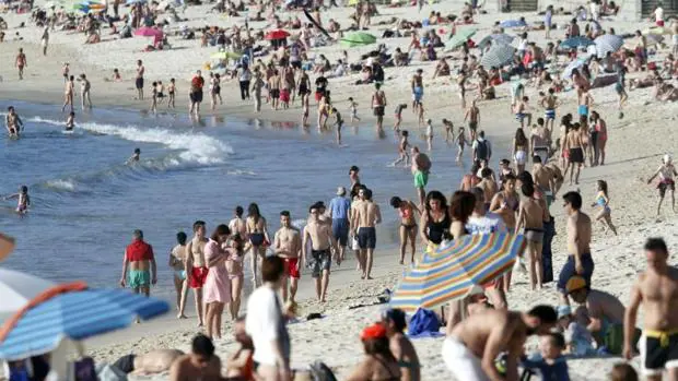 La playa viguesa de Samil es una de las más demandadas durante la época estival