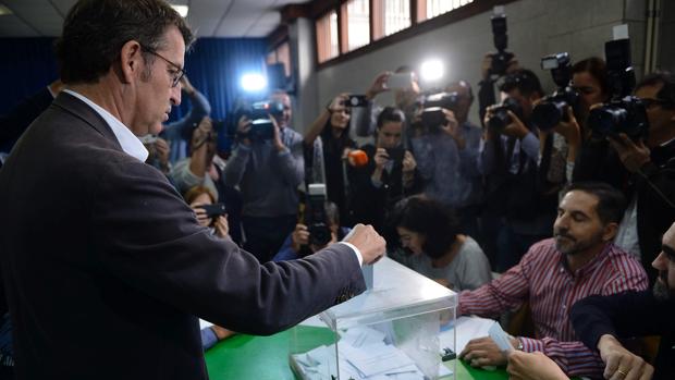 El secretario general del PSOE, Pedro Sánchez, queda en una situación complicada tras las elecciones gallegas y vascas