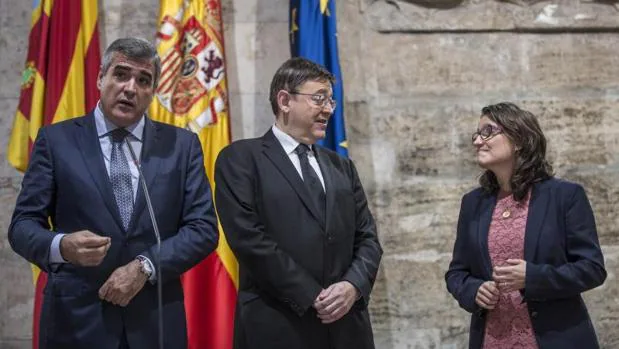 Utor, junto a Puig y Mónica Oltra tras la firma de un acuerdo entre Baleària y el Consell